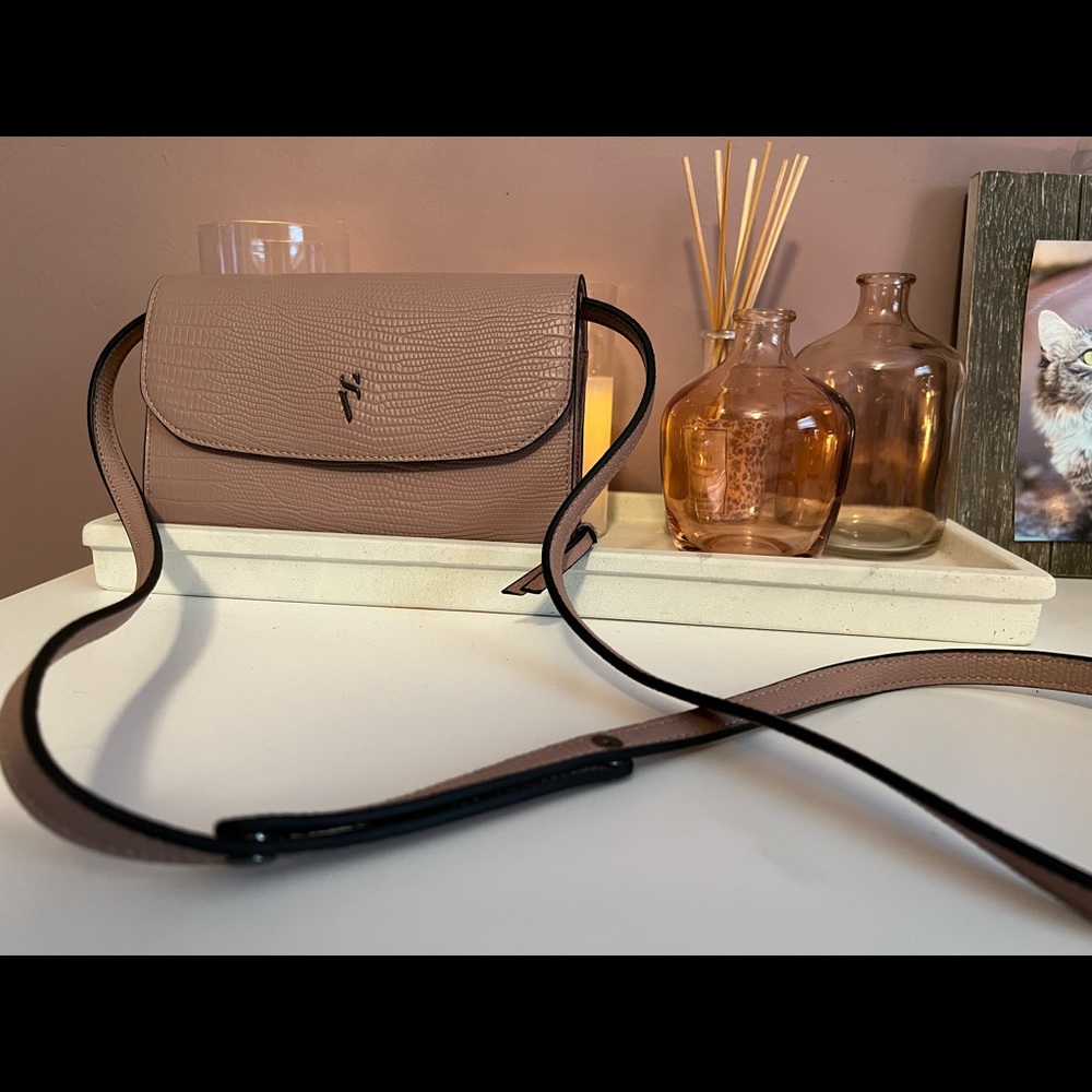 Vera Wang cross body